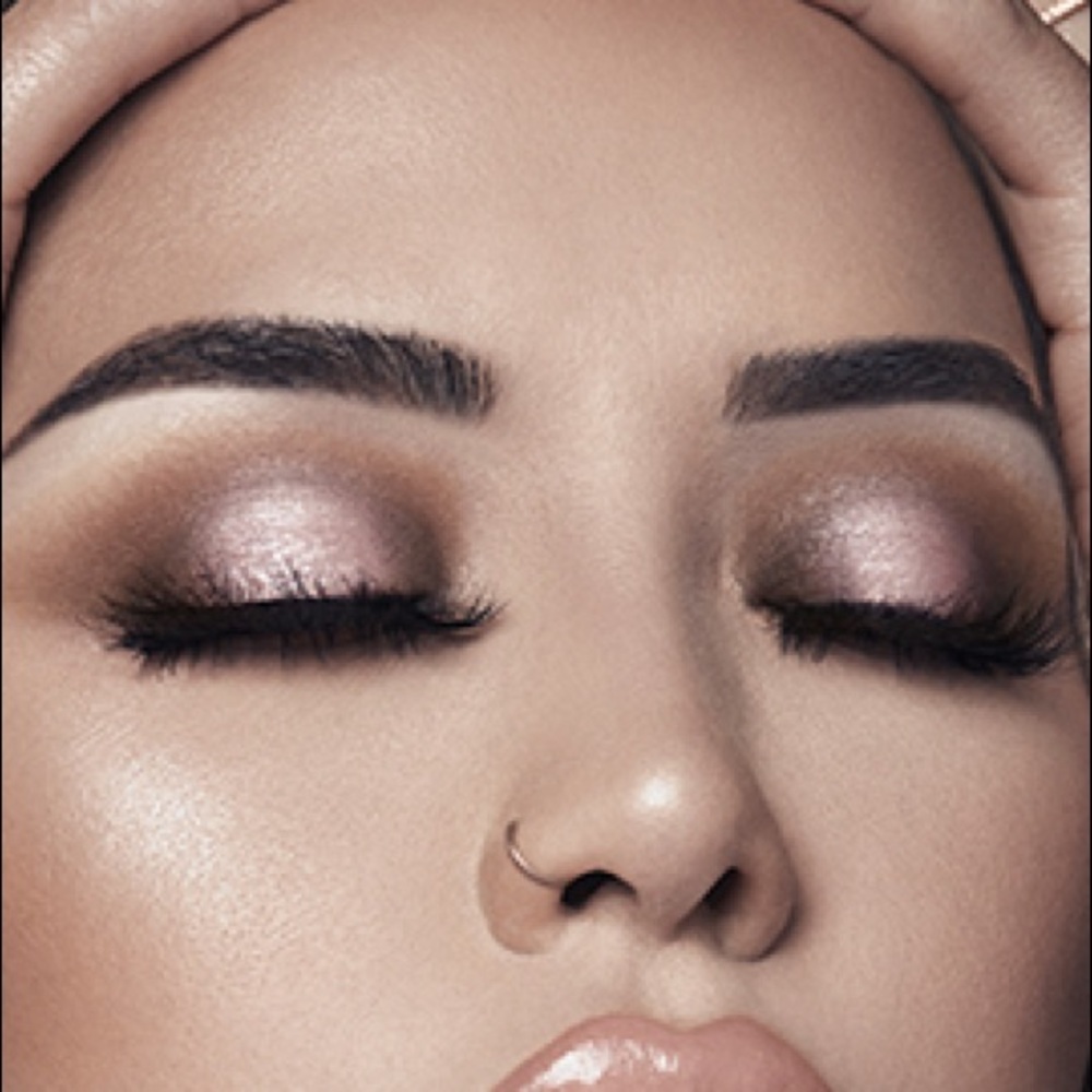 GORGEOUS 💄💋COLORPOP iluvsarahii palette chic-y - Picture 1 of 3